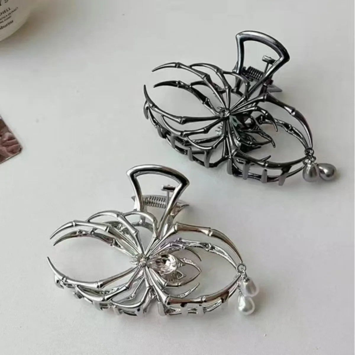 1Pcs Halloween Black Spider Hair Claw Clips with Pearl Charm Design,Metal Gothic Punk Hair Clips Strong Hold Hair Accessories