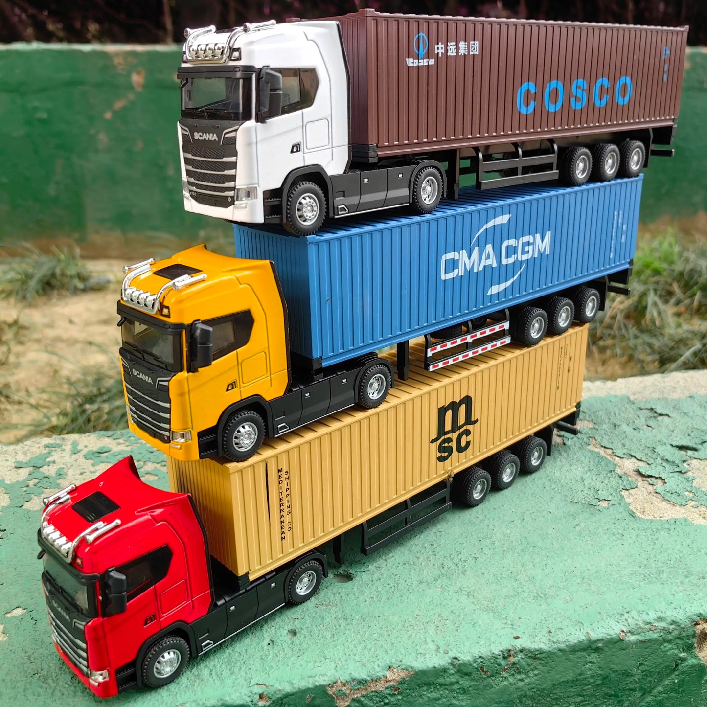 1/50 Alloy Large Truck Toy Model – Diecast Transport Container Vehicle with Sound, Light, and Pull-Back Function – Perfect for Boys' Gifts